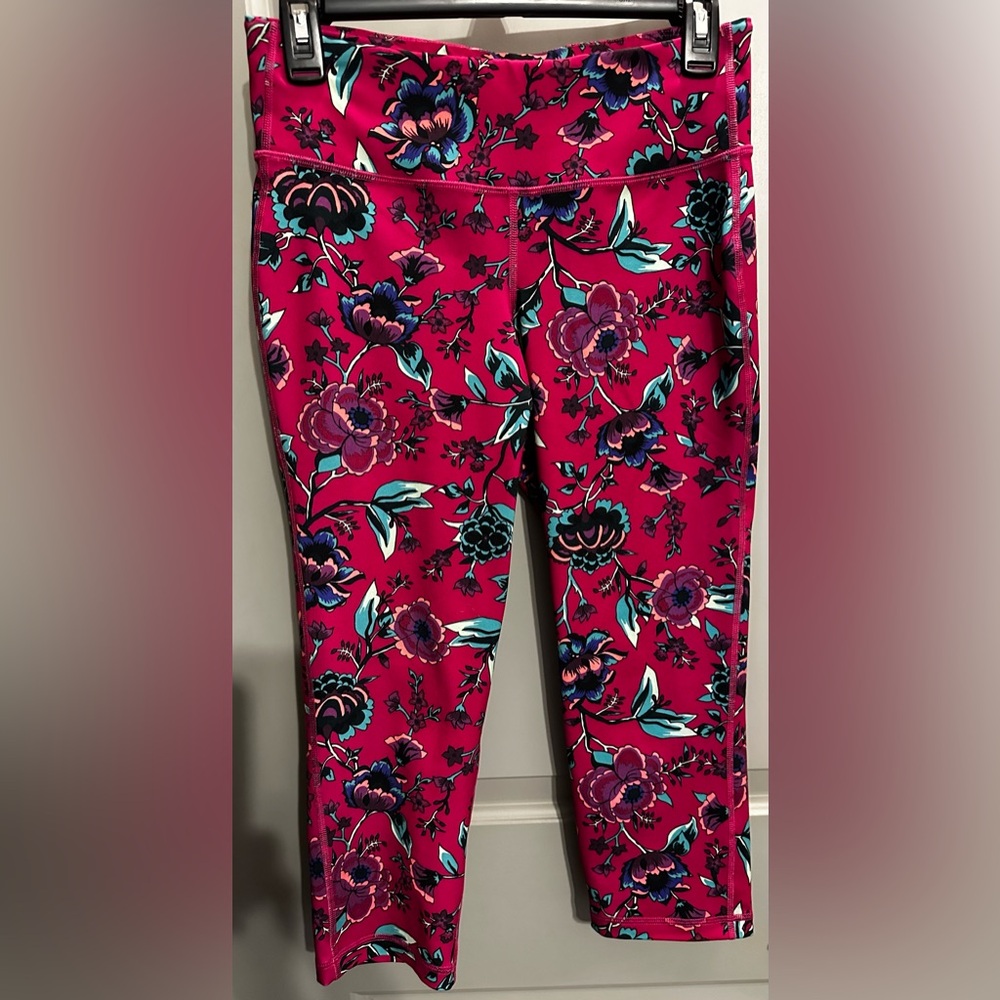 Old Navy Active Size M Floral Leggings EUC